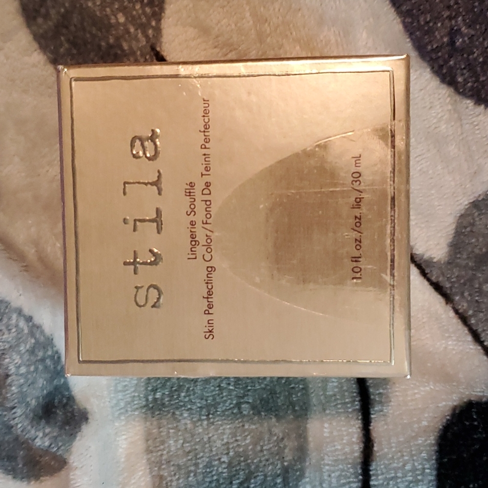 Stila water- based mousse foundation